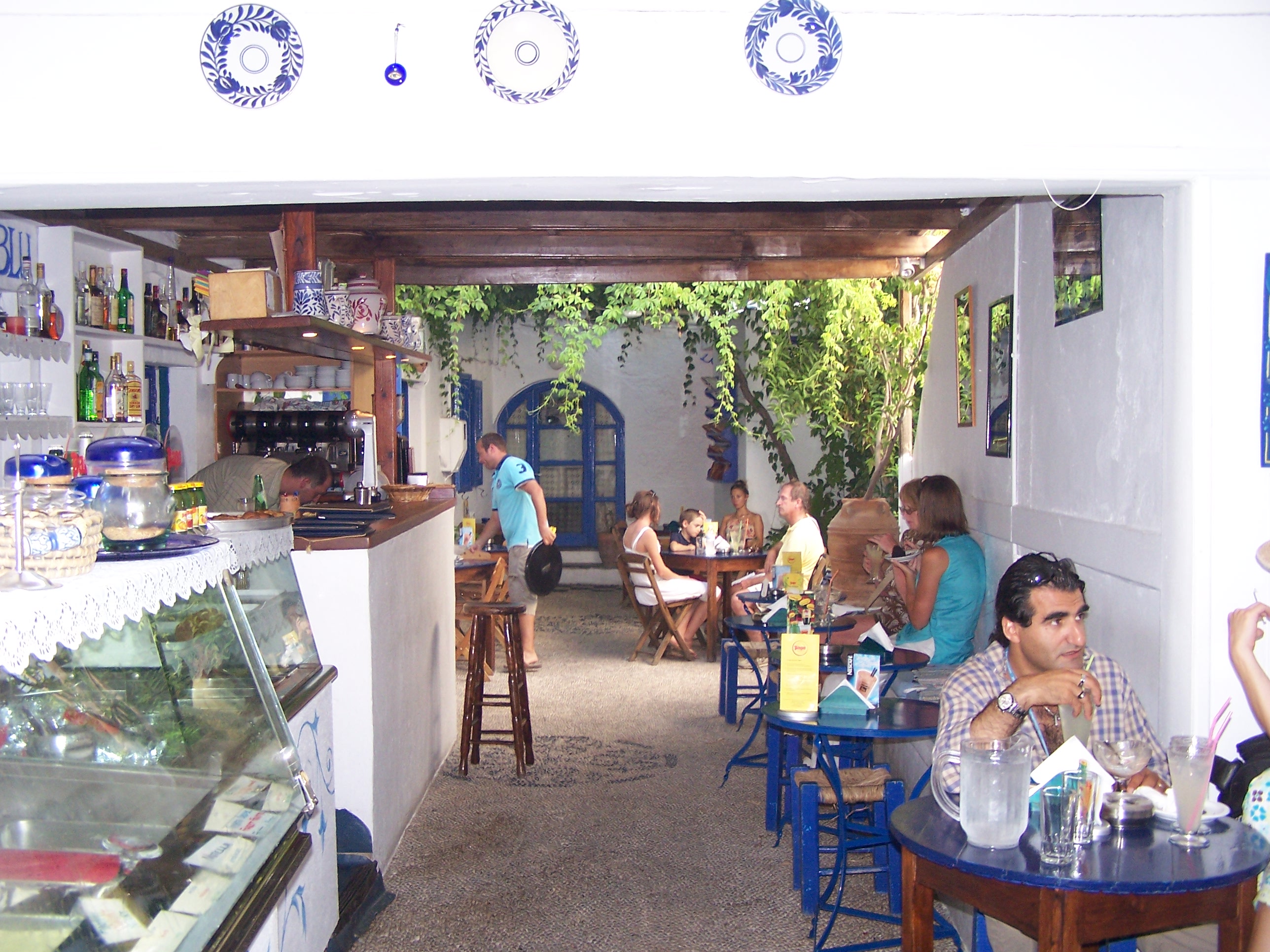 Kafeneio, Platia und Periptero – Orte des griechischen Alltags